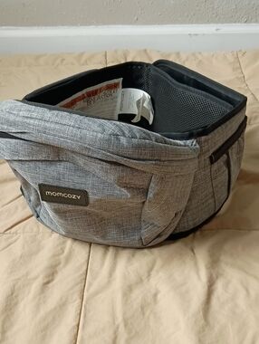 Gray Momcozy Hip Carrier